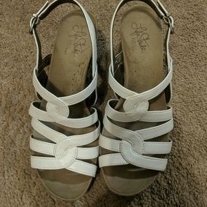 4 for $13 sale       Life Stride sandle